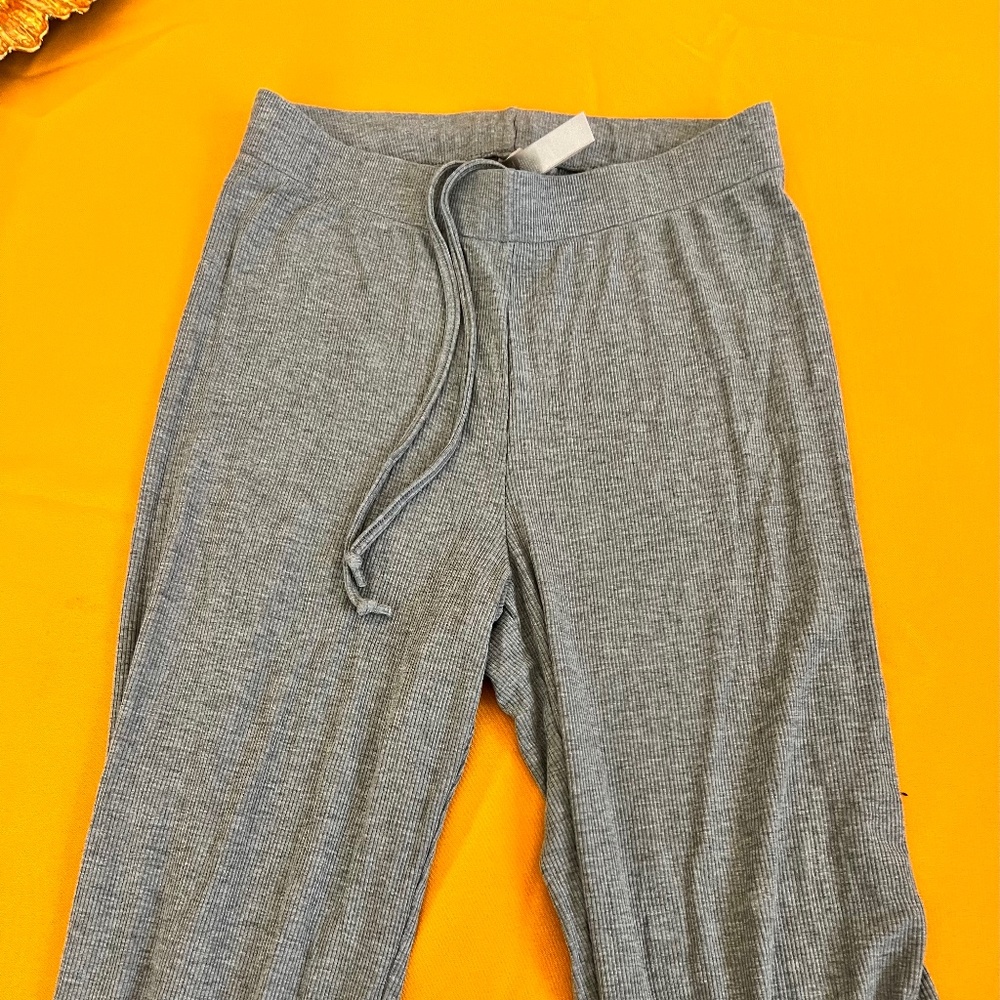 SKIMS FLARE PANTS SIZE: XS